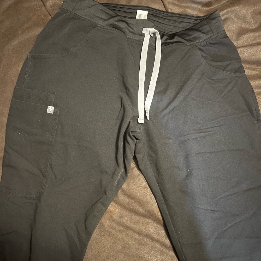 FIGS Black Womens Jogger Cargo Scrub Pants